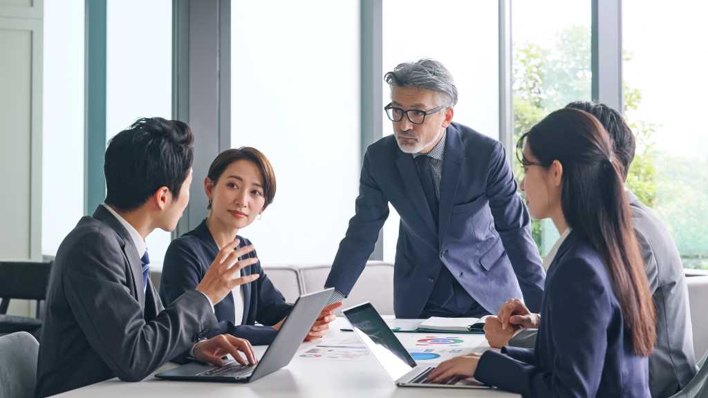 boardroom 5 people